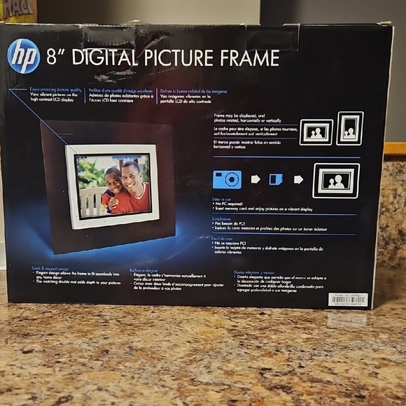 HP 8-Inch Digital Frame with Black Border - Picture 2 of 2